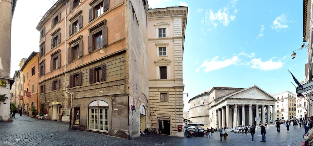 Pantheon Rooms 写真1