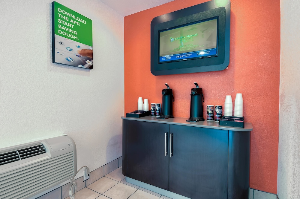 Motel6 San Diego Hotel Circle Mission Valley 6/61