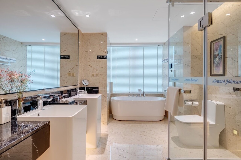 Howard Johnson by Wyndham Leonora Plaza Shanghai 47/48