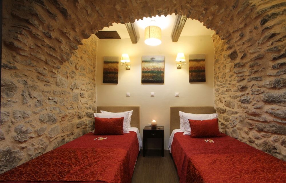 MEDIEVAL CASTLE SUITES TRADITIONAL 36/50