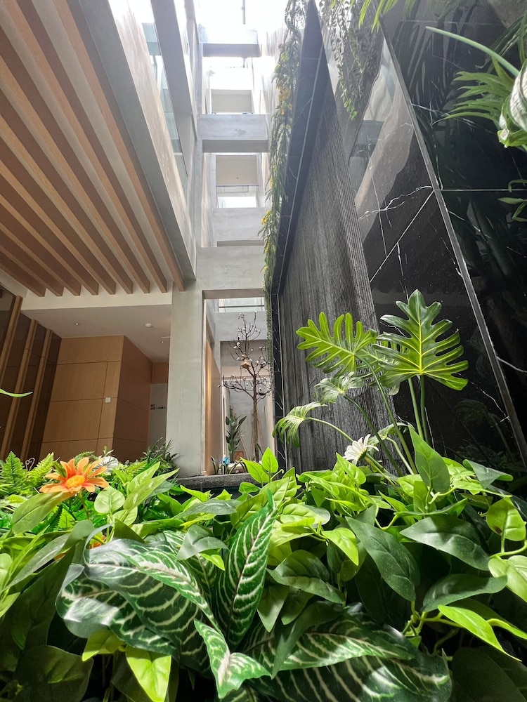MIYABI HOTEL PERMAS 42/50