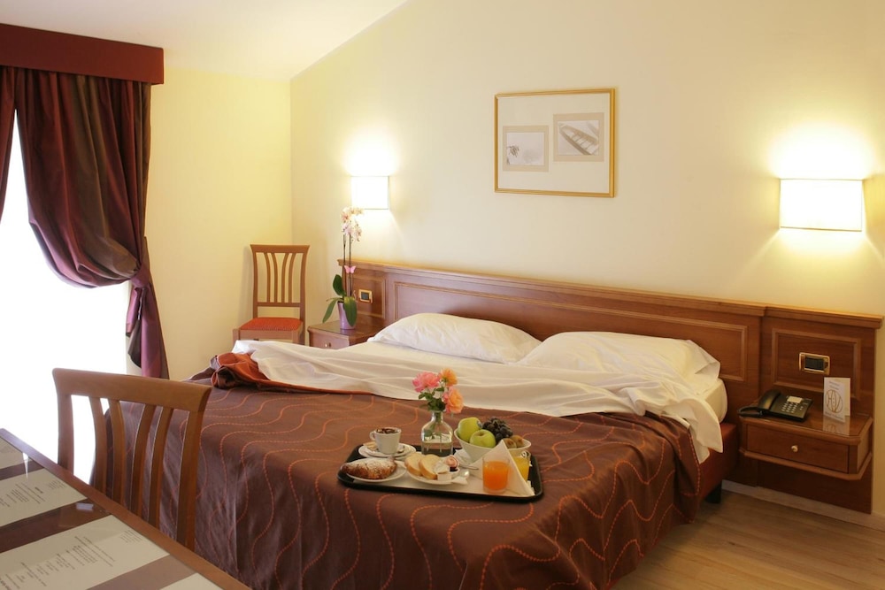 Hotel Valentino 16/50