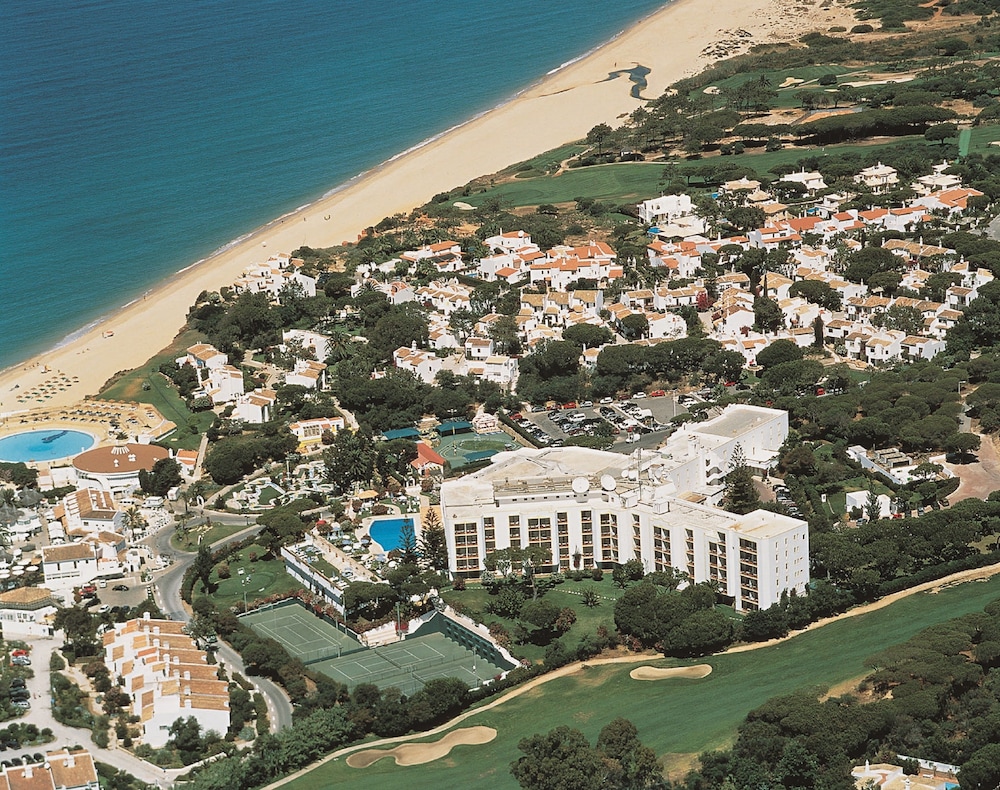 Dona Filipa Hotel 70/77