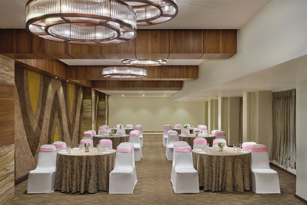 The Fern Residency Ellisbridge Ahmedabad 34/38
