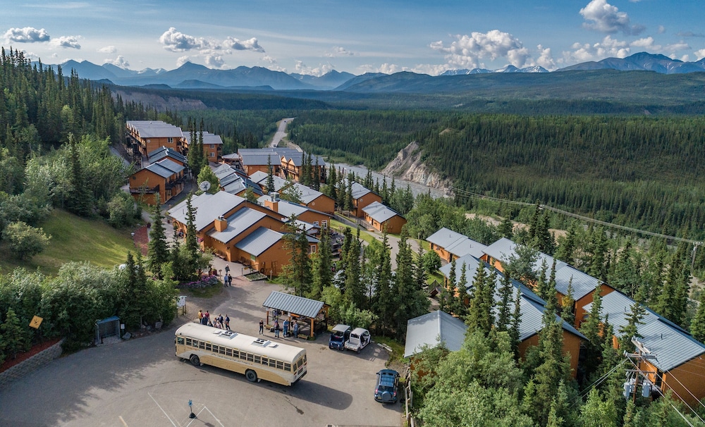 Denali Bluffs Hotel 59/68