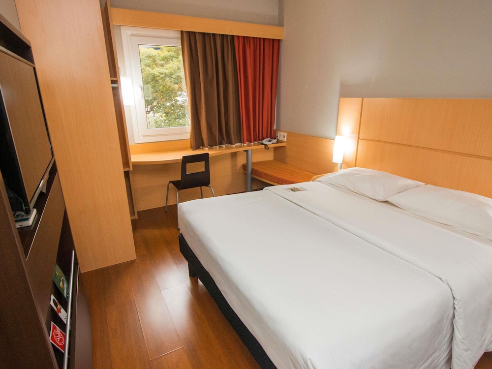 Ibis Asuncion 23/69