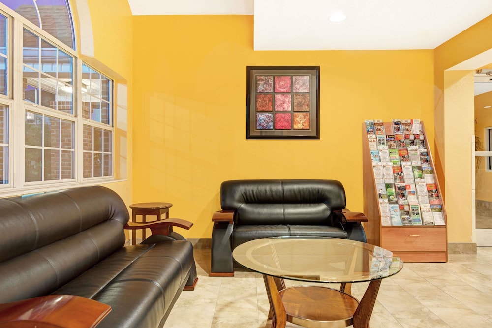 Microtel Inn And Suites Memphi 23/33