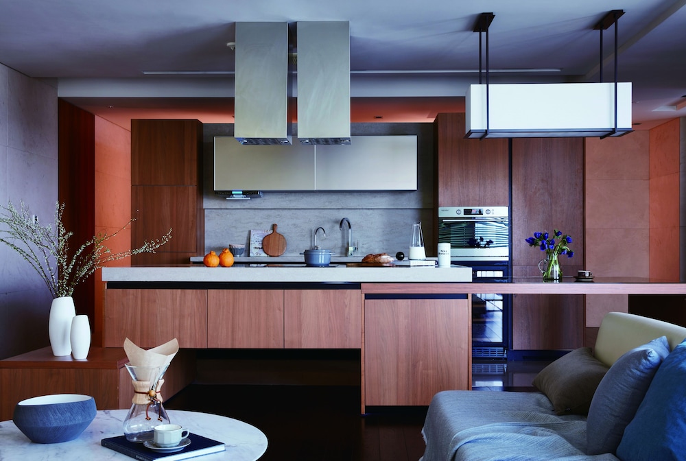 The Classic 500 Pentaz Executive Residence 9/73