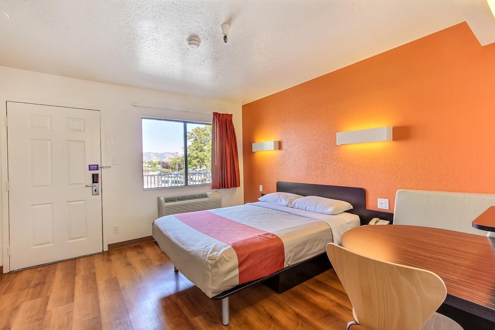 Motel6 Watsonville, CA - Monterey Area 31/64