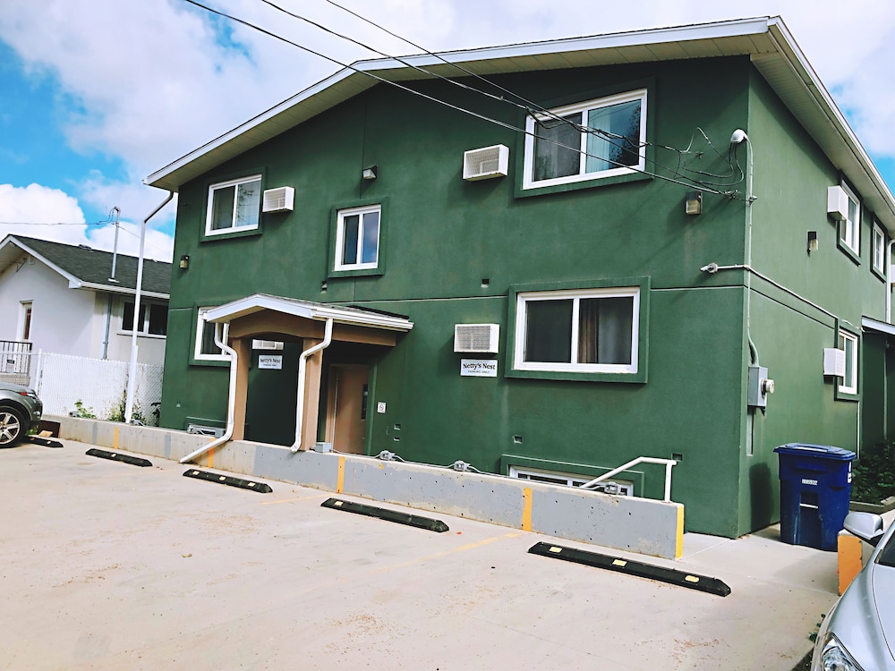 Nettys Nest Visitor Lodge 2/25