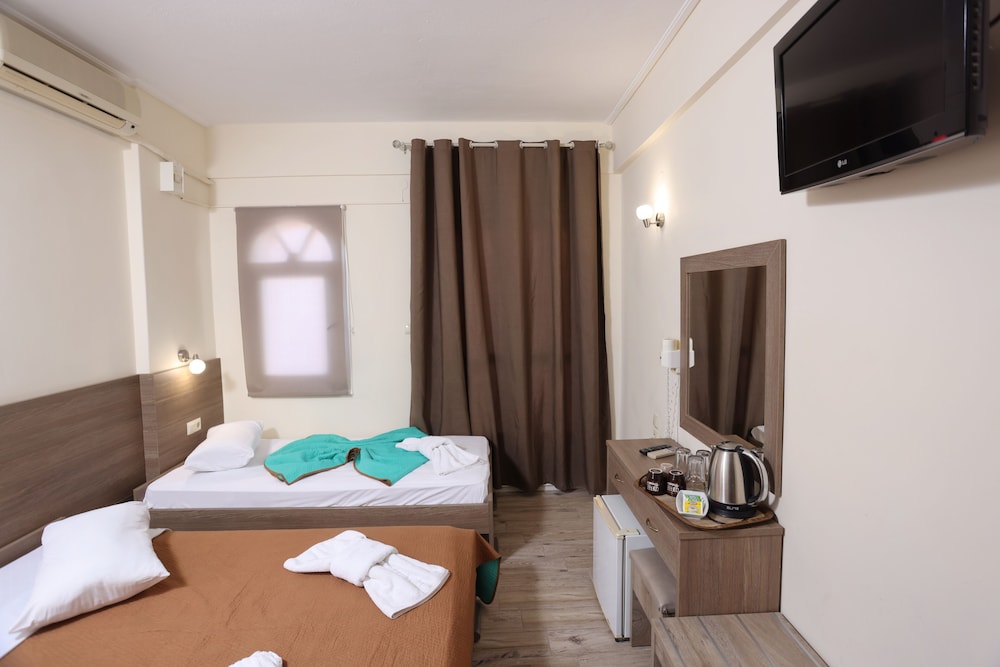 Summer Beach Hotel 13/46