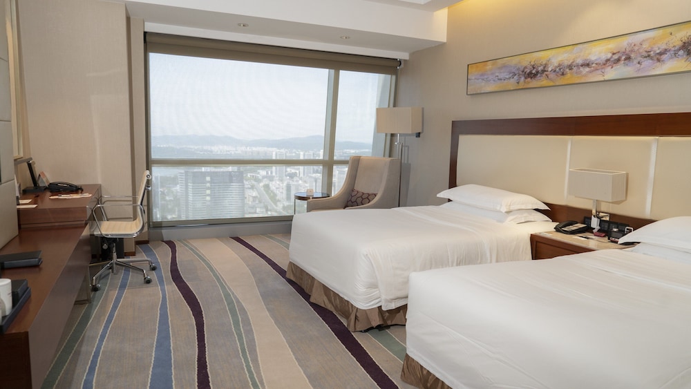 CROWNE PLAZA WUXI TAIHU 15/76