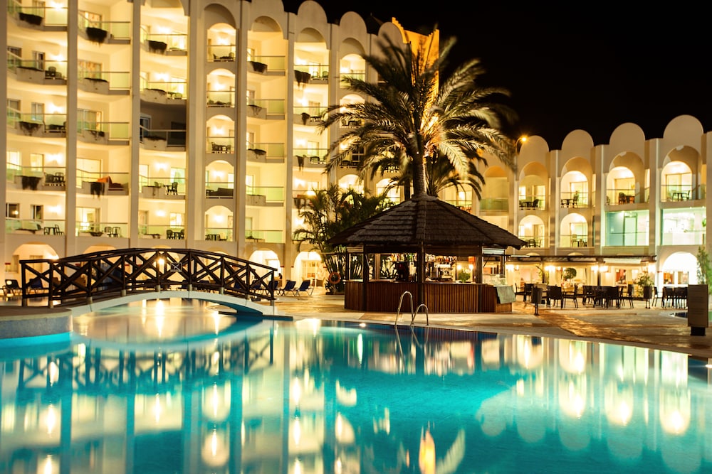 Ona Marinas de Nerja Spa Resort 4/72