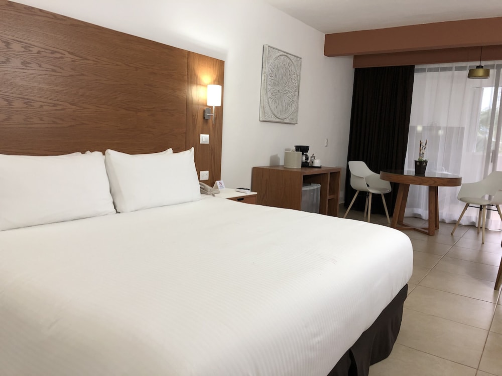 Cozumel Hotel & Resort 9/50