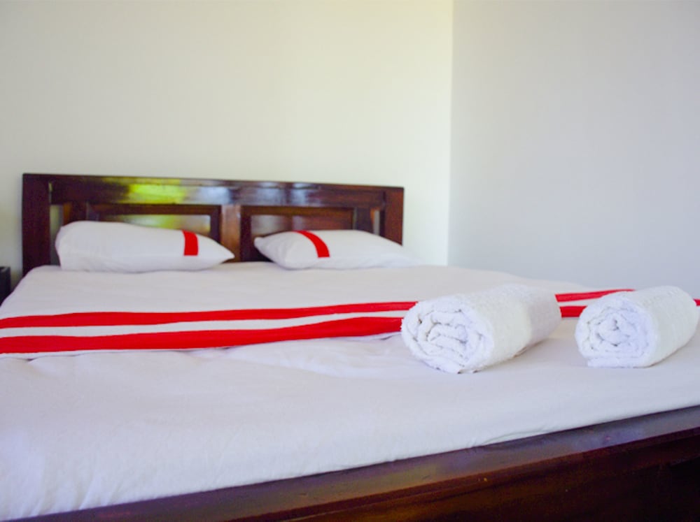 LUXURY, TRIPLE, 1 QUEEN AND 1 SINGLE BED, CITY VIEW