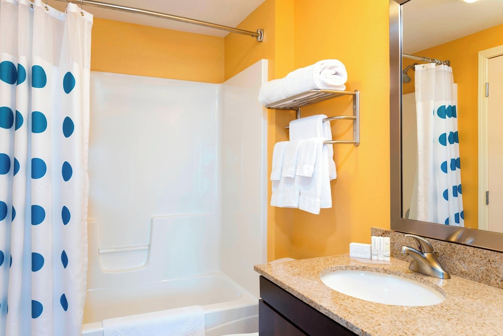 استوديو بسريرين كوين لذوي الإعاقة، TownePlace Suites by Marriott Kalamazoo 2/2