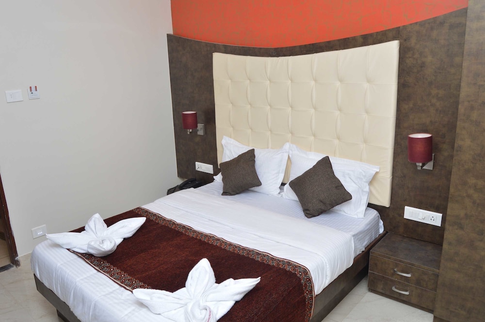Hotel A. K. International 24/50