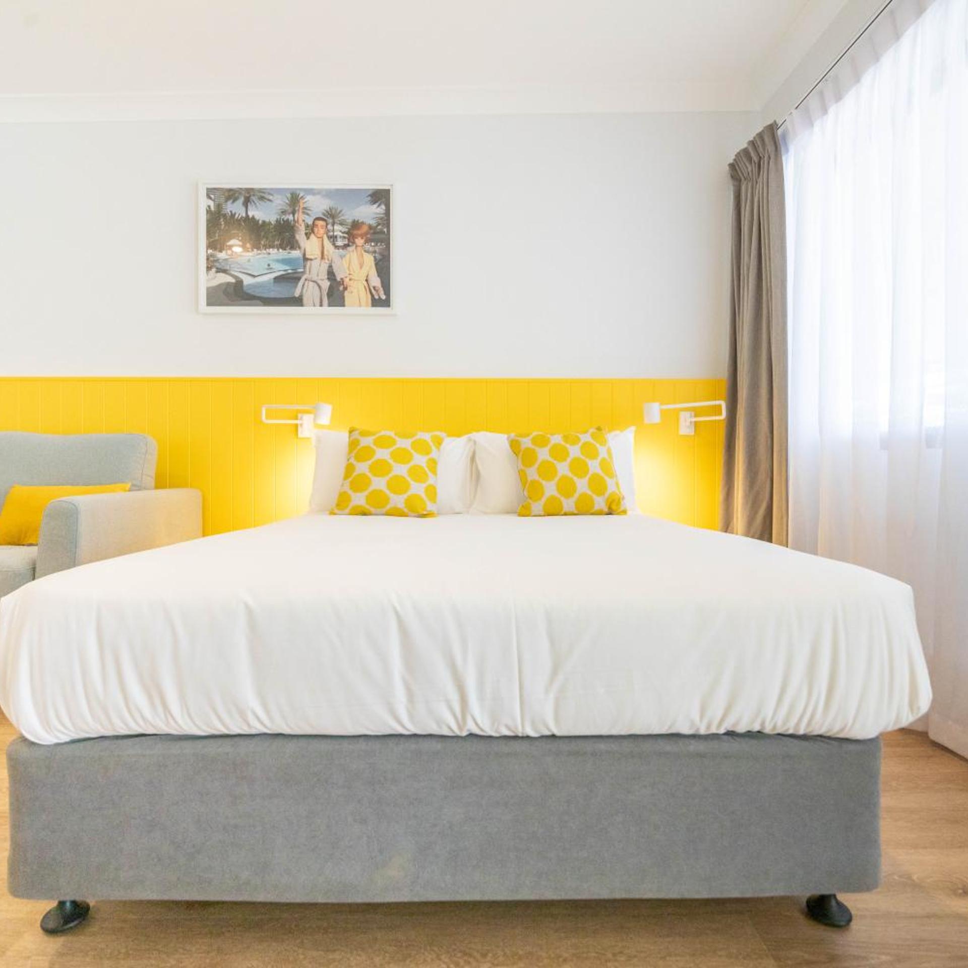 Cabana, Queen Bed, Sofa