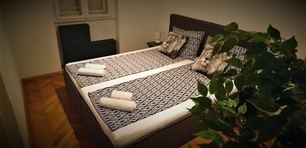 APARTMENTS IVO 24/43