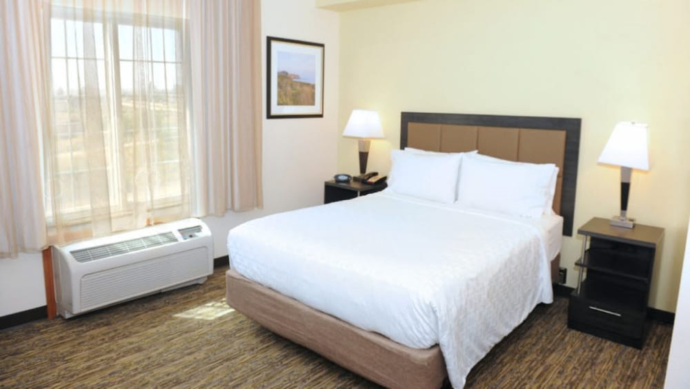 Candlewood Suites Santa Maria 13/75