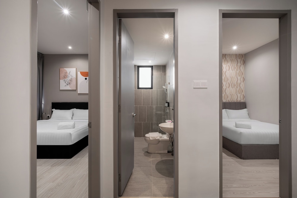 Iconic Regency Service Residences, managed by Iconic Hotel 51/53