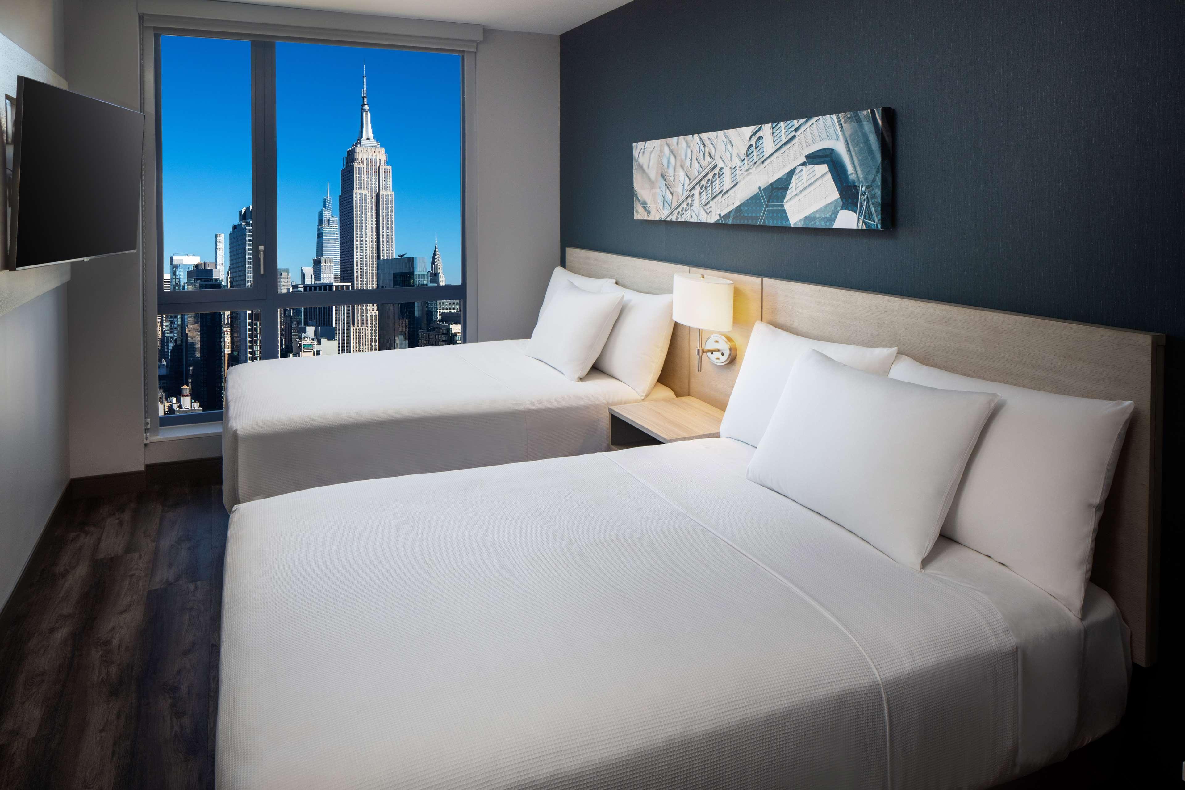 Room, Double Bed, City View