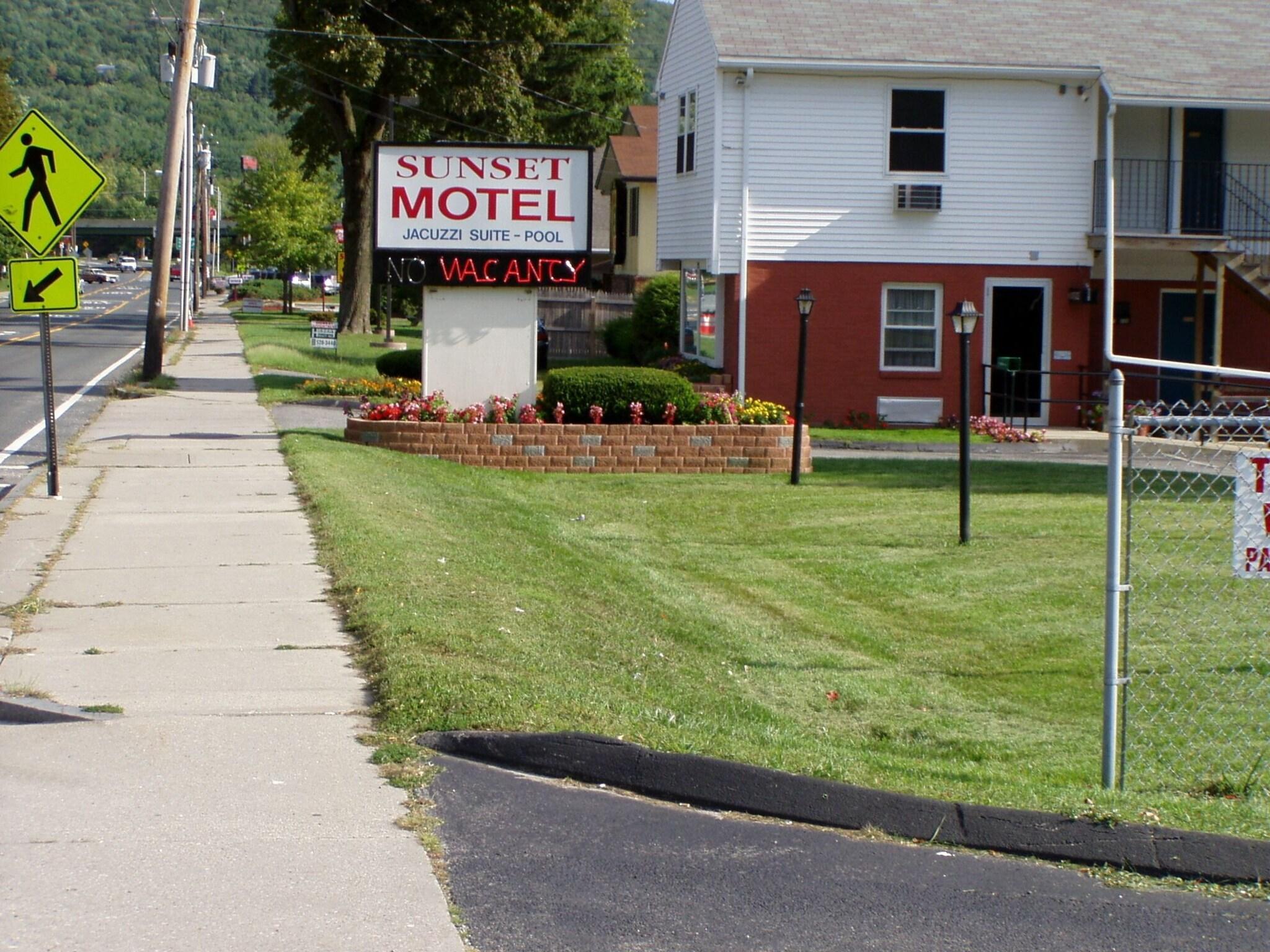 Sunset Inn 22/24
