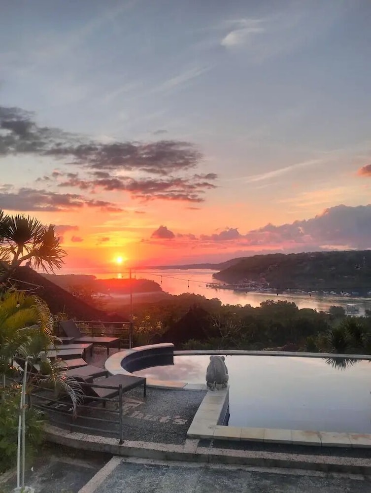 Sunrise Hut's Lembongan 43/54