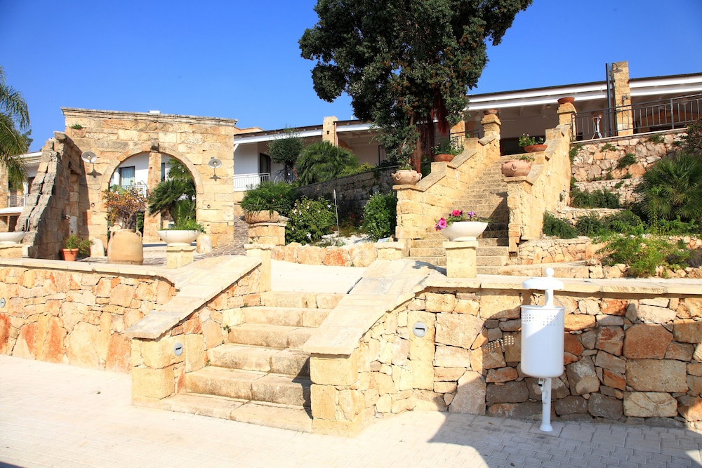 Eden Resort Country & Spa 28/31