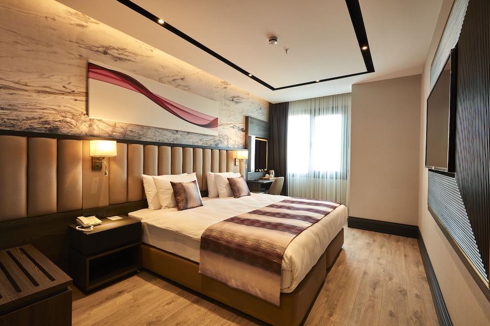 FRENCH, STANDARD, SINGLE BED