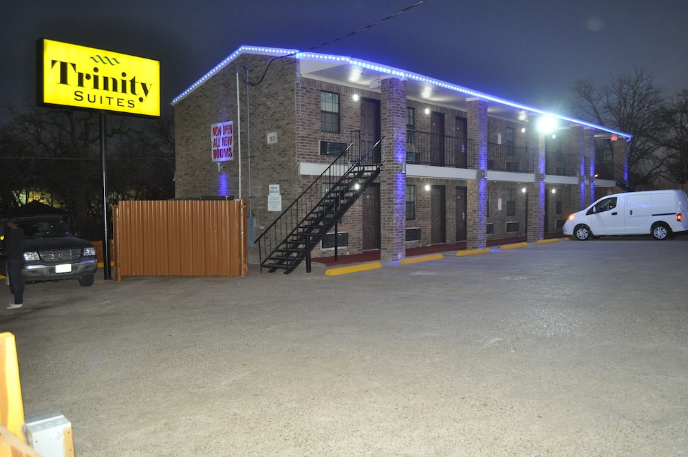 Trinity Suites Downtown Dallas 6/28