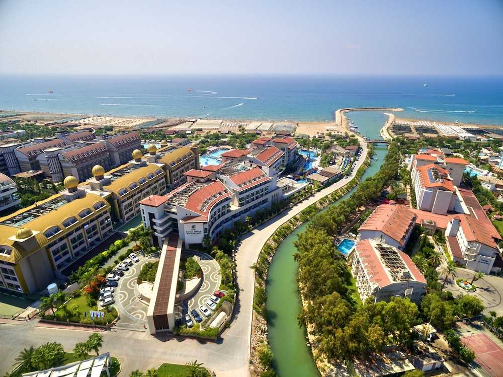 Sunis Evren Beach Resort Hotel and Spa 65/66