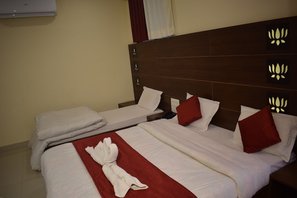 Hotel Shree Pratham Milan 14/28