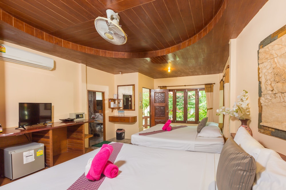 BOTTLE BEACH 1 RESORT 27/74