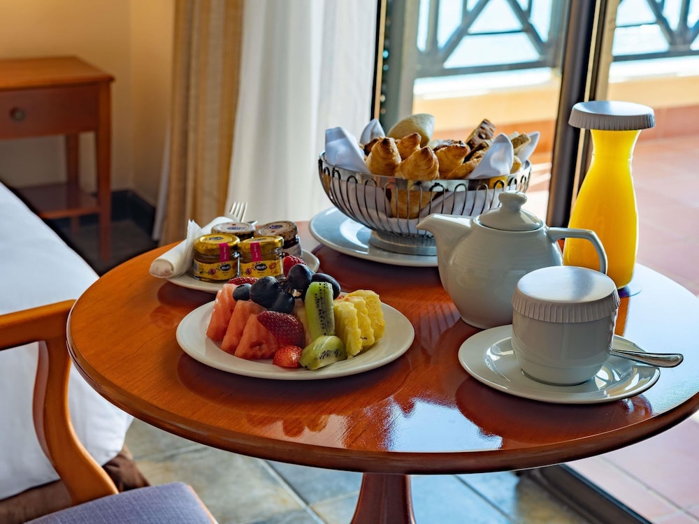 Novotel Al Dana Resort 57/75