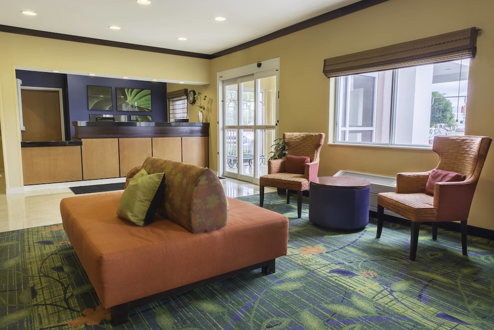 Fairfield Inn Suites Fargo 23/34