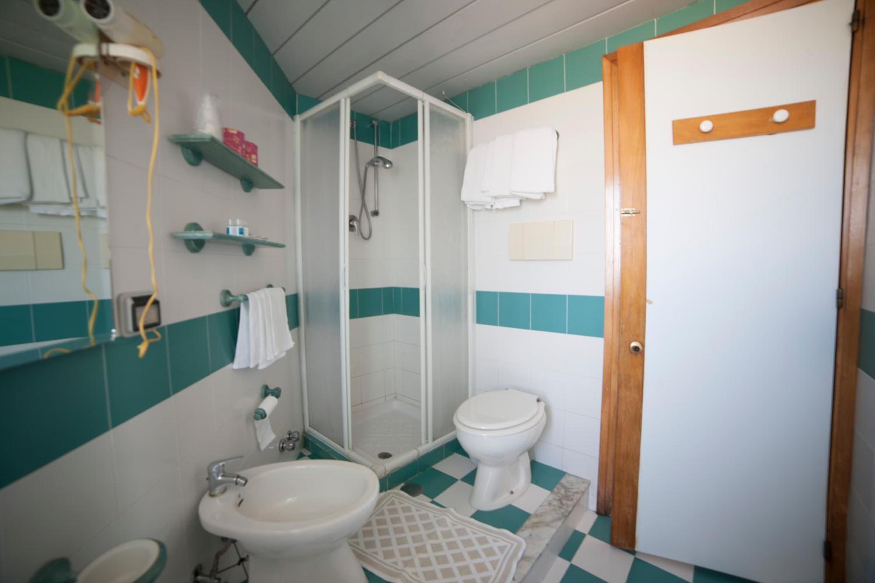HOTEL NETTUNO SOVERATO 58/59
