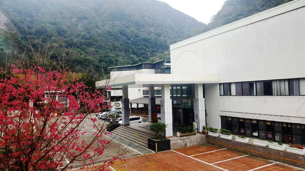Taroko Tienhsiang Youth Activity Center 2/32