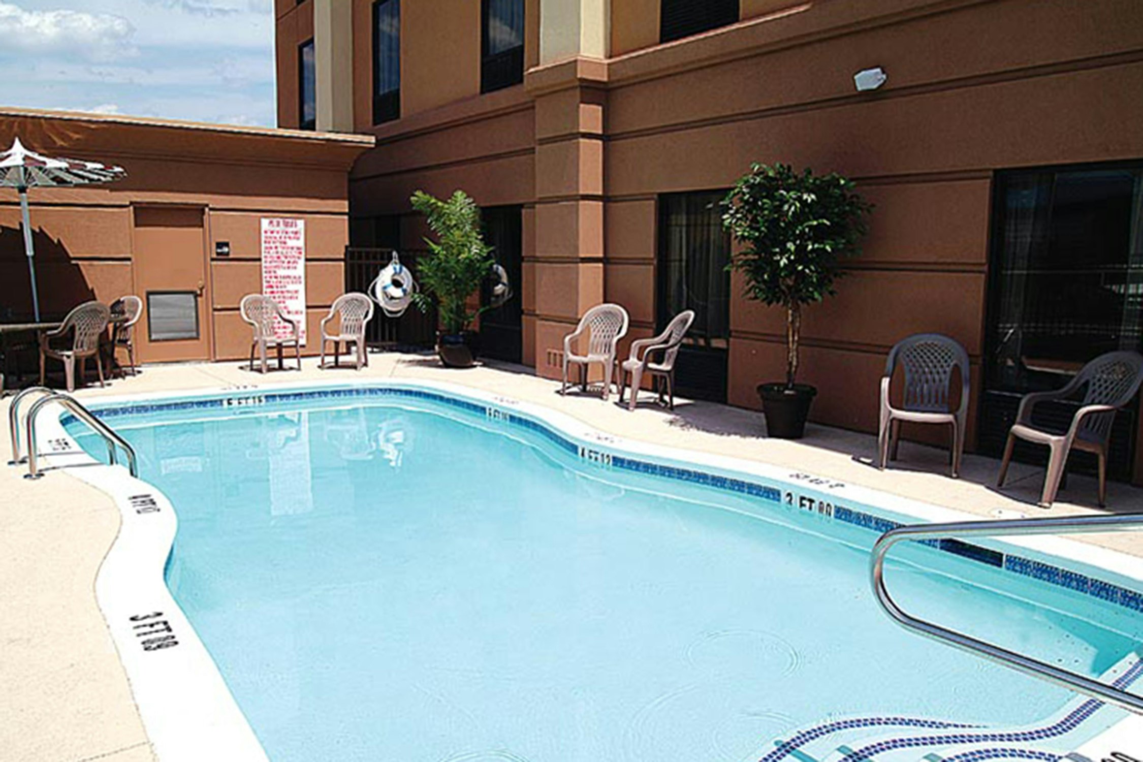 Hampton Inn Hinesville 20/41