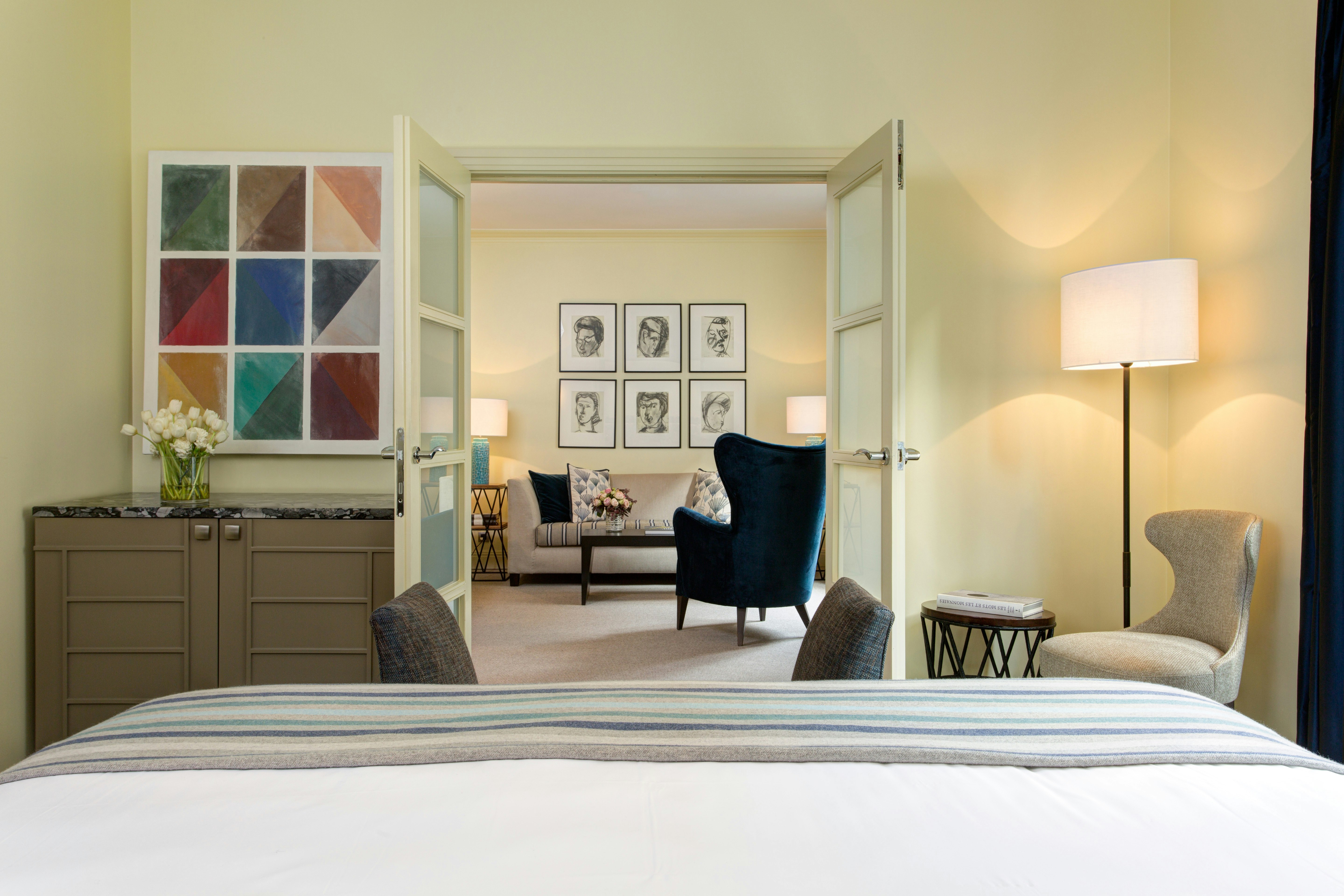 CLASSIC, SUITE