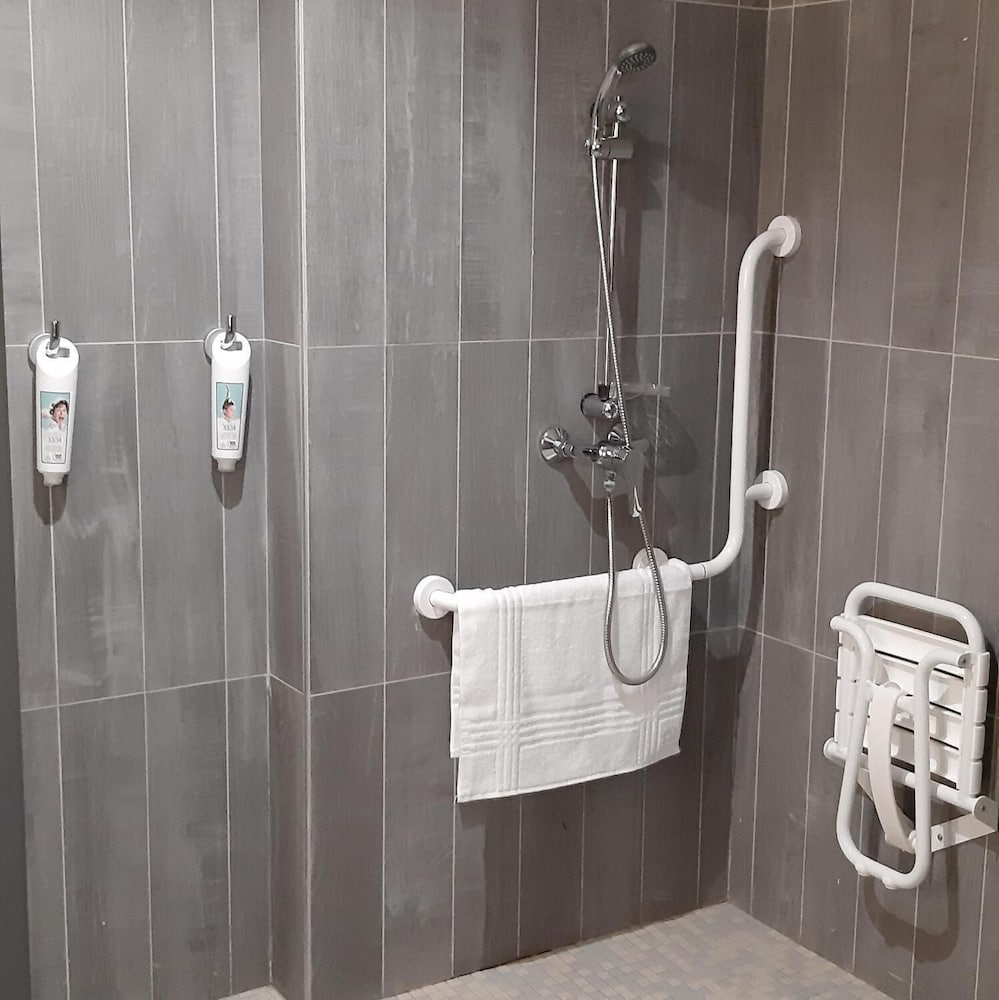 Ibis Arles 11/65