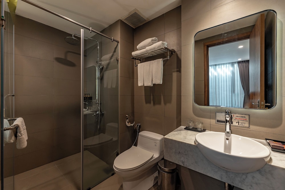 Thanh Long Hotel Ho Chi Minh 33/38