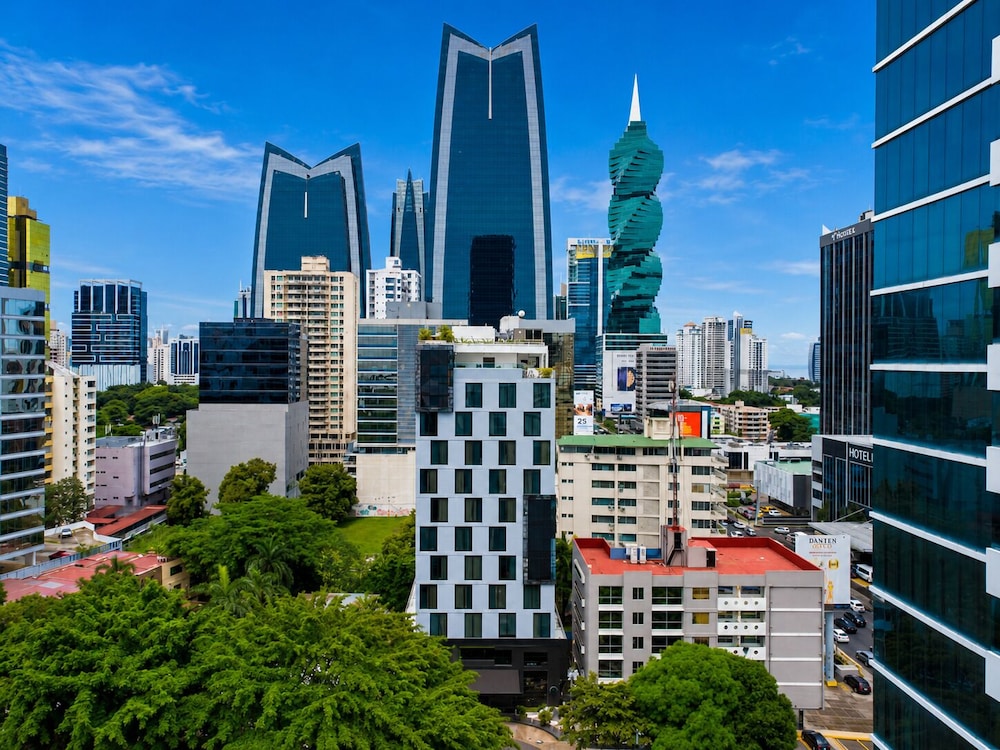Hotel Mio Panama 57/60