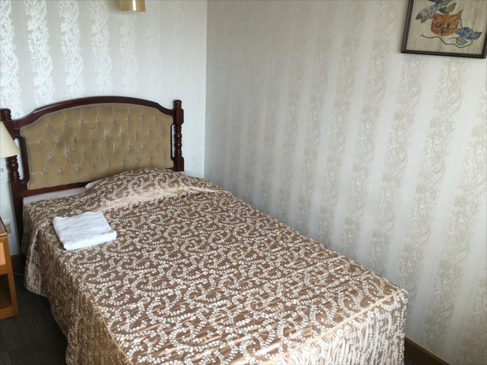 Sunrise Hotel 14/68