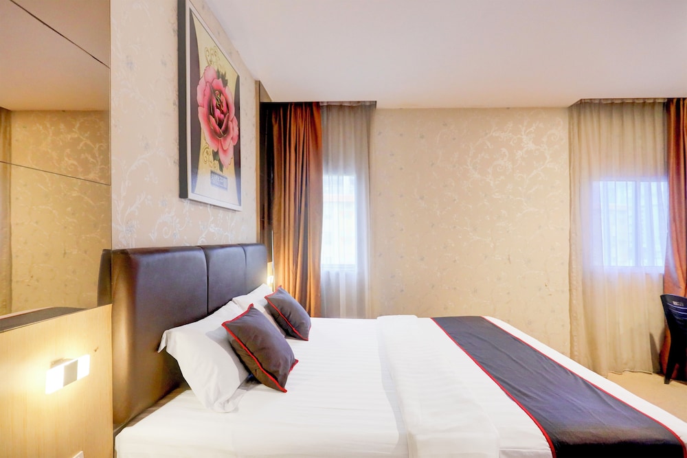 RedDoorz Premium near Grand Batam Mall 17/50