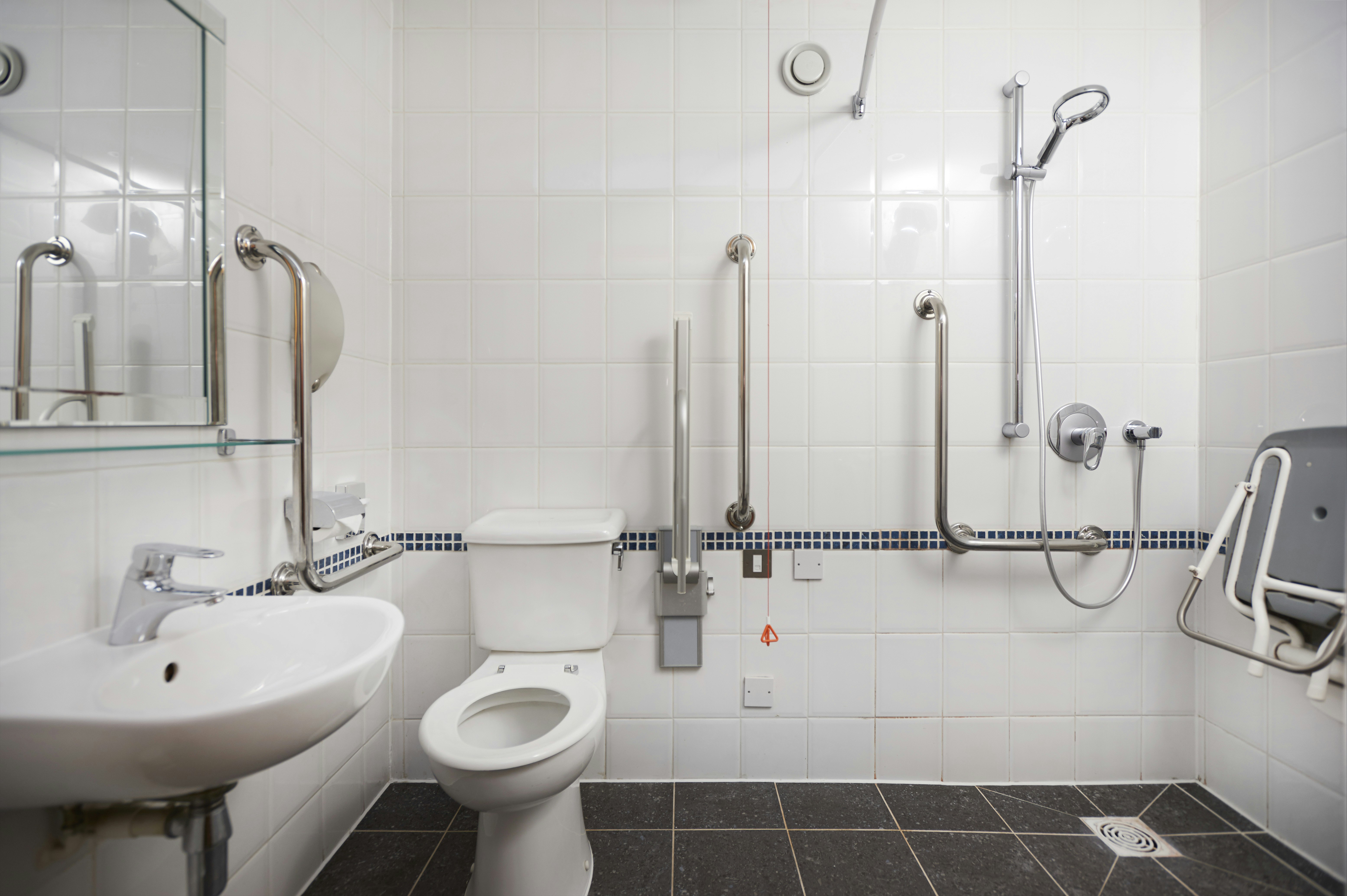 غرفة بسريرين منفصلين لذوي الإعاقة، DOUBLETREE BY HILTON COVENTRY 7/7
