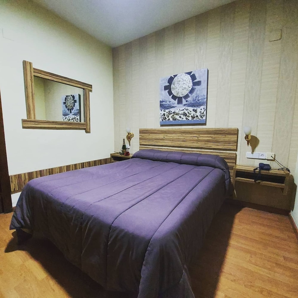 Hotel Castilla 8/27