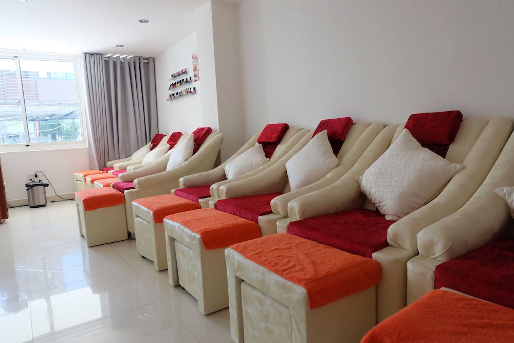 Sunny Hotel 44/54