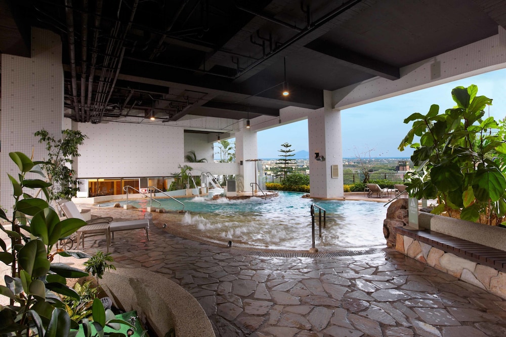 Evergreen Resort Hotel Jiaosi 55/70