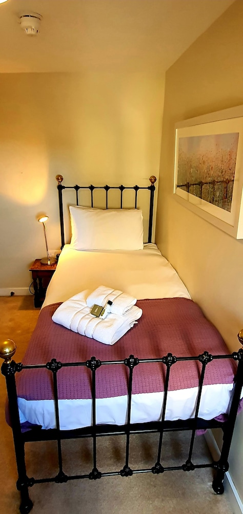 Cathedral Gate Hotel 41/43